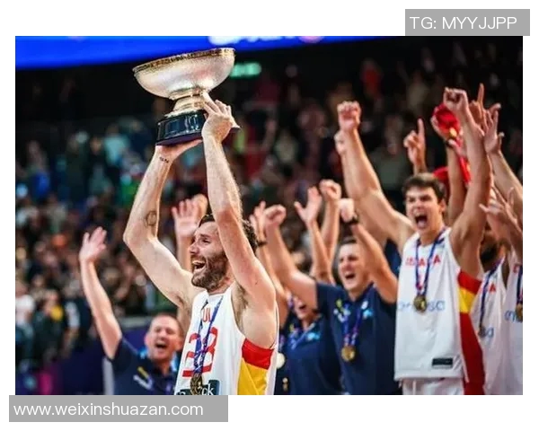 重庆排球队在欧锦赛中的个人能力展现与团队协作分析 重庆排球队在欧锦赛中的个人能力展现与团队协作分析