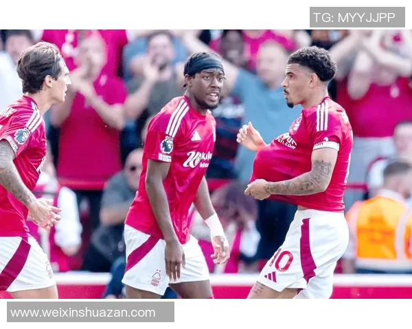 利兹联与诺丁汉森林激战正酣比赛结果揭晓精彩瞬间回顾 利兹联与诺丁汉森林激战正酣比赛结果揭晓精彩瞬间回顾