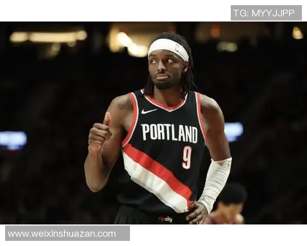 杰拉米格兰特如何在NBA赛场上展现个人风采与团队合作的完美结合