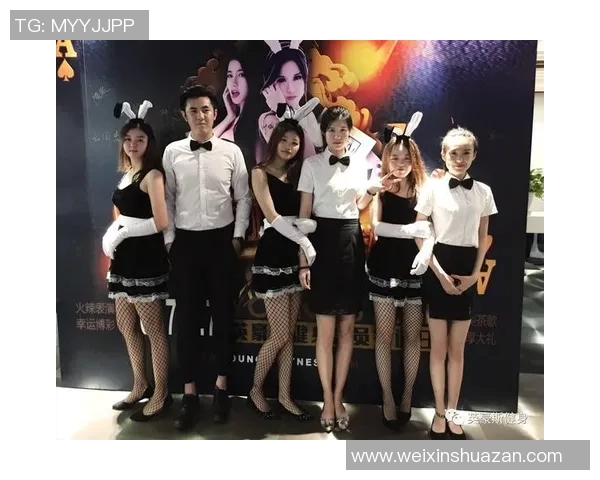 荷兰与巴西激战之后的颁奖仪式盛况回顾与精彩瞬间分享