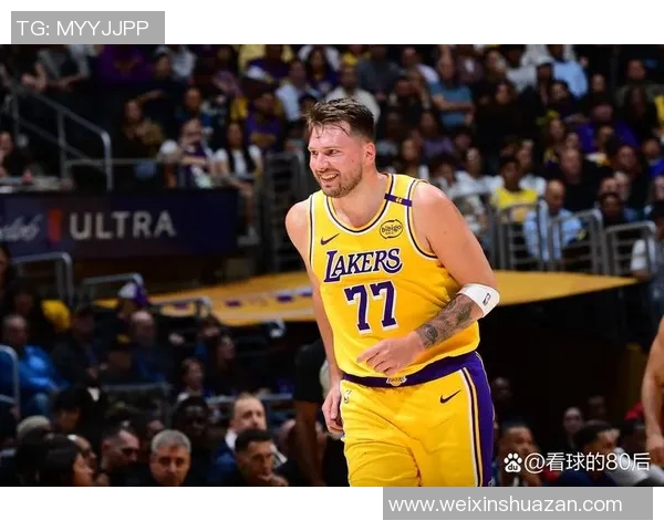 湖人对阵鹈鹕最新比赛精彩回顾与赛后分析全景呈现